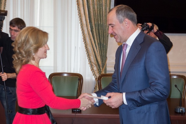 Награждение многодетных матерей